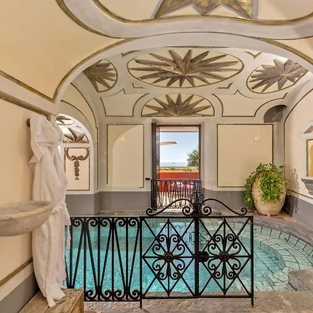 - Palazzo Santa Croce 빌라