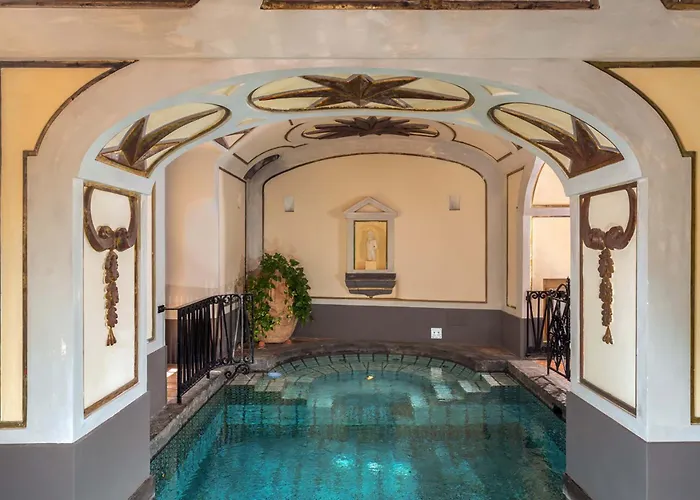 - Palazzo Santa Croce