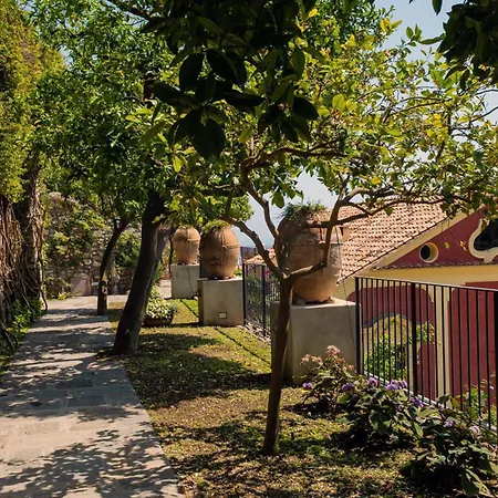 - Palazzo Santa Croce *