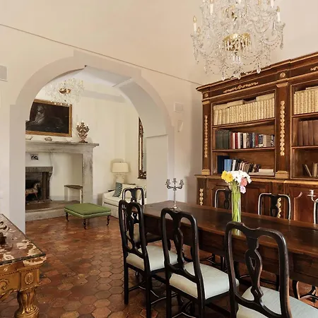 - Palazzo Santa Croce ヴィラ ポジターノ