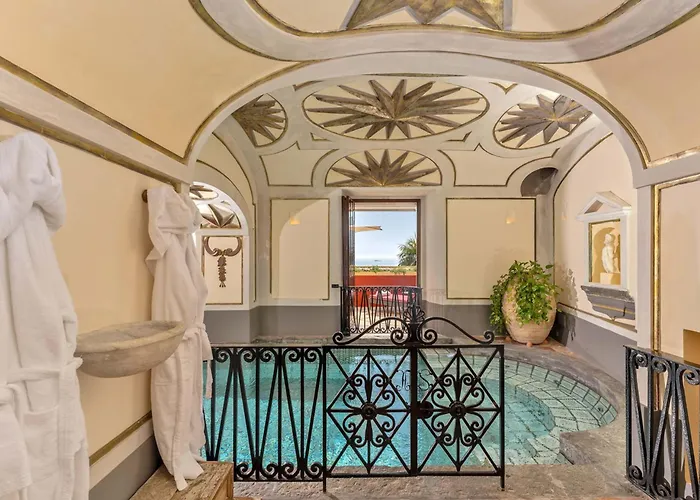 - Palazzo Santa Croce Villa