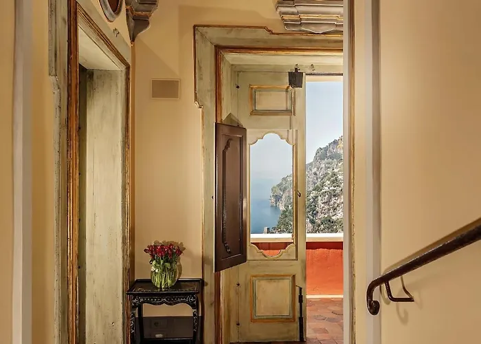 - Palazzo Santa Croce *