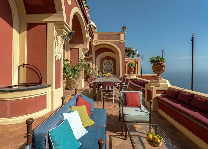 - Palazzo Santa Croce