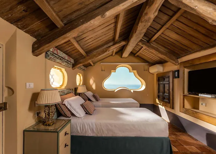 Villa - Palazzo Santa Croce *