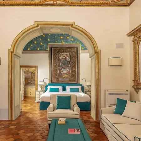 - Palazzo Santa Croce