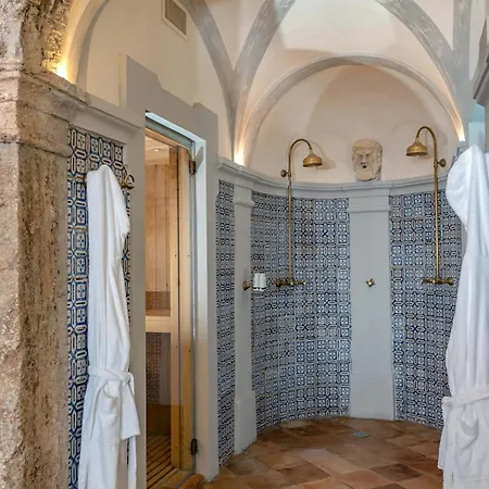 - Palazzo Santa Croce