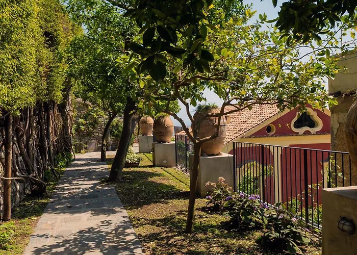 - Palazzo Santa Croce *