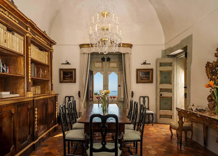 - Palazzo Santa Croce Вілла